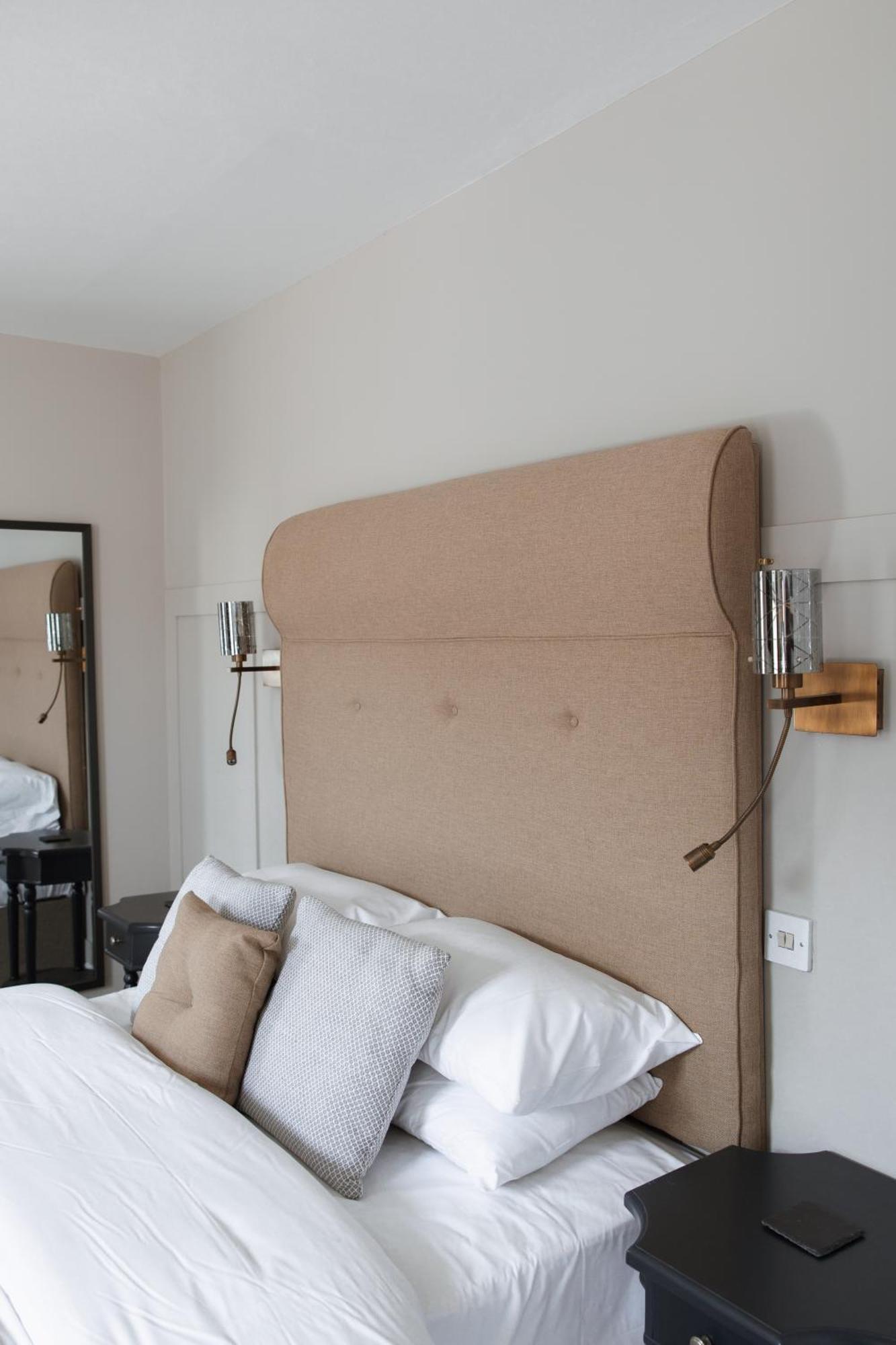 The Raven Hotel At Much Wenlock By Purestay Exterior foto