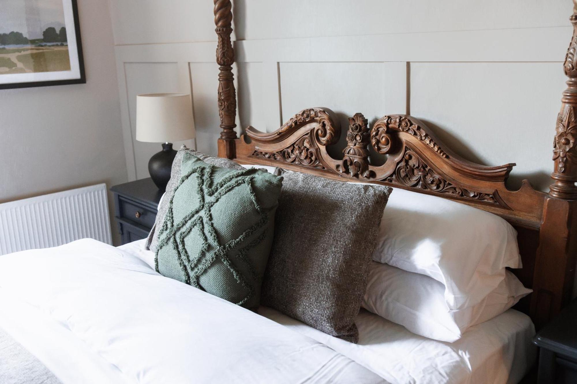 The Raven Hotel At Much Wenlock By Purestay Exterior foto