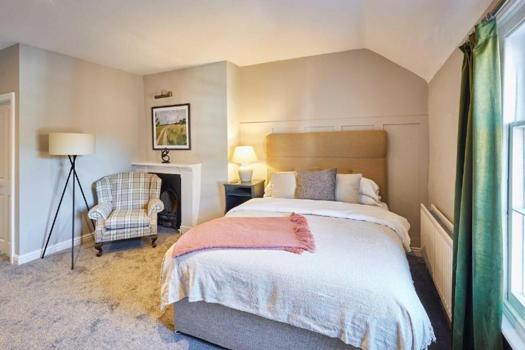 The Raven Hotel At Much Wenlock By Purestay Exterior foto